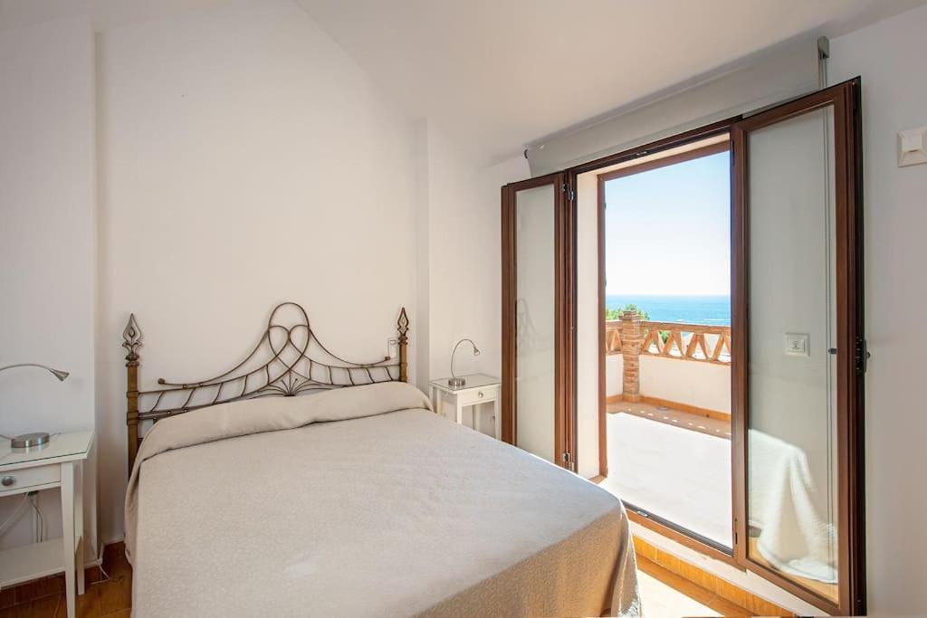 Sunny House With Great Sea Views, 3 Terraces, Private Heated Pool And Sauna La Herradura  Exteriör bild